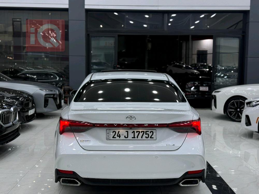 تويوتا أفالون